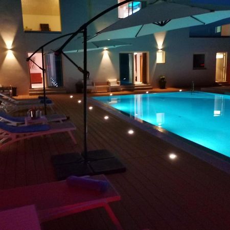 Villa Pasis โรวีน ภายนอก รูปภาพ